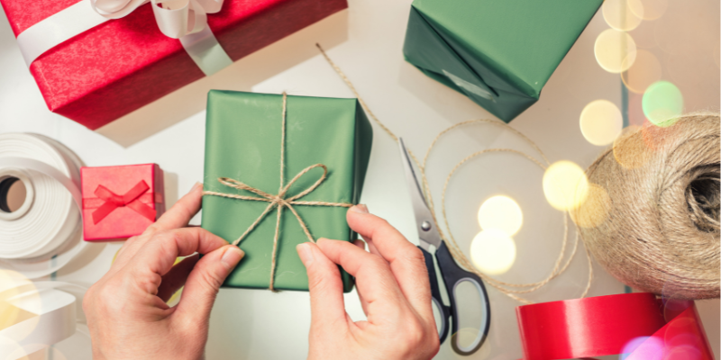 gifts for pet lovers, pet parent gifts, pet owner gifts, Animal Emergency & Referral Center of Minnesota, holiday gifts for pet owners, holiday gifts for pet lovers