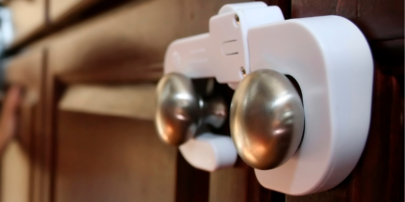 baby-proof lock, locked cabinet, pet toxins, pet poisons, poison prevention month, pet-proof your home, pet health, pet safety, veterinary emergency, pet emergency, Animal Emergency & Referral Center of Minnesota