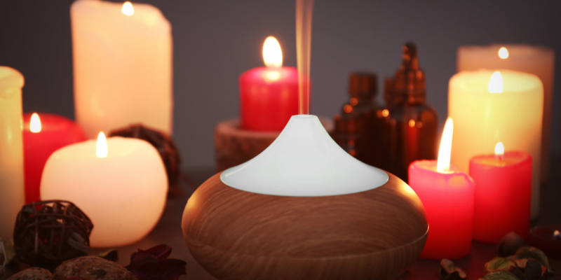 essential oils, liquid potpourri, holiday pet dangers, Christmas pet dangers, holiday pet toxins, Christmas pet toxins, pet emergency, pet health, pet safety, Animal Emergency & Referral Center of Minnesota, Twin Cities emergency vet, Minnesota emergency vet