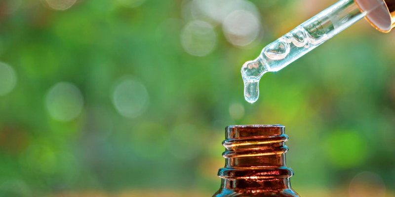 tea tree oil, lesser-known pet toxins, pet toxins, pet health, pet emergency, Animal Emergency & Referral Center of Minnesota, Minnesota animal emergency hospital, Twin Cities animal emergency hospital