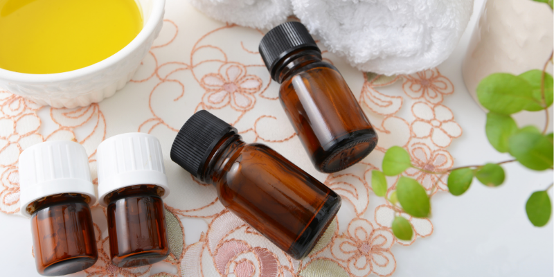 oils, oil bottles, essential oils, pet toxins, pet safety, pet health, Pennyroyal oil, tea tree oil, essential oils and pets, emergency vet, Animal Emergency & Referral Center of Minnesota, Twin Cities emergency vet, Minnesota emergency vet