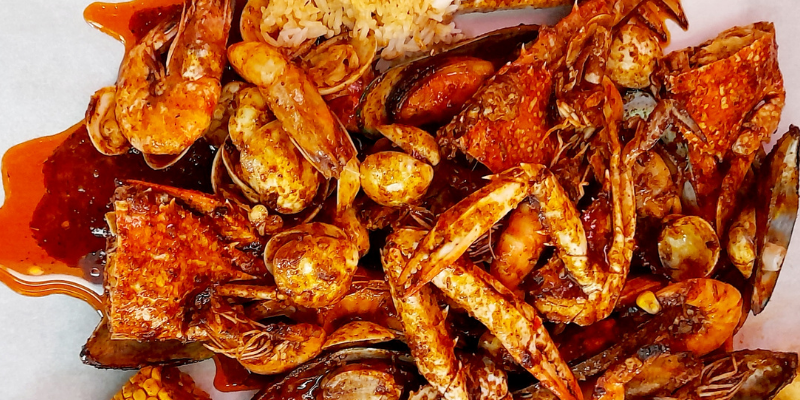 meat, seafood, pet hazards, Mardi Gras, Mardi Gras pet toxins, Mardi Gras pet dangers, pet safety, pet dangers, emergency vet, Animal Emergency & Referral Center of Minnesota, Twin Cities emergency animal hospital, Minnesota emergency animal hospital